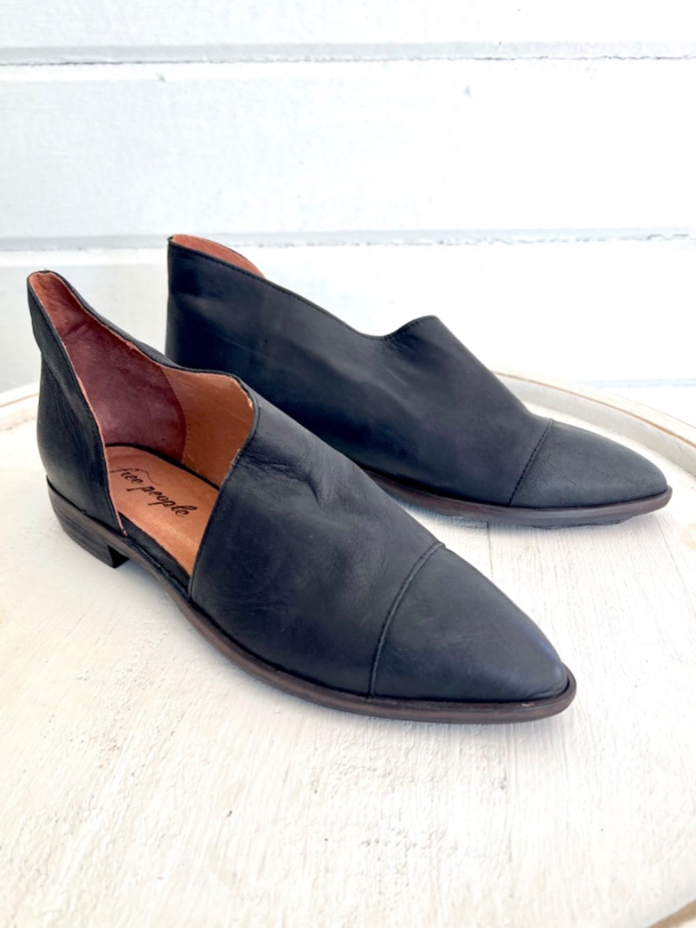 FREE PEOPLE Royale Flat in Black Leather - NWOB! - 38/ US 8 - Picture 4 of 12